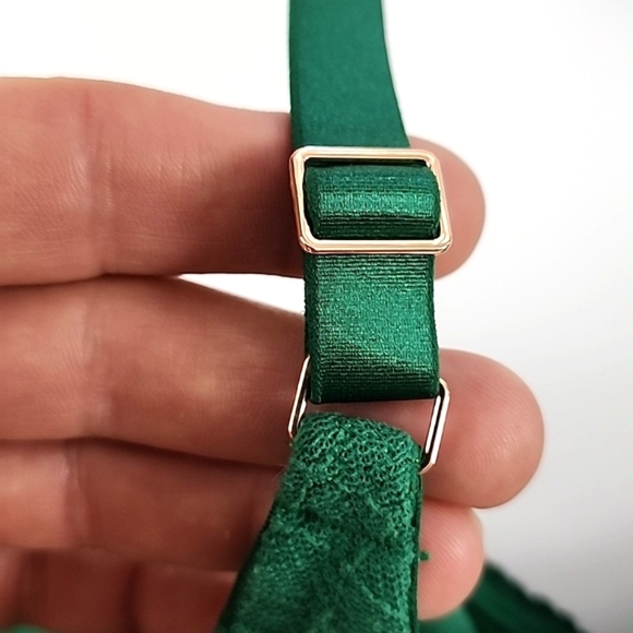 ⭐️2/ $30⭐️ Aerie Green Lace Bra Rose Gold Hardware Size 34DD - Picture 8 of 8